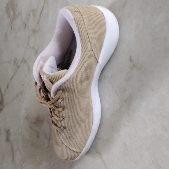 Ryka  corduroy sneakers. - Picture 4 of 8